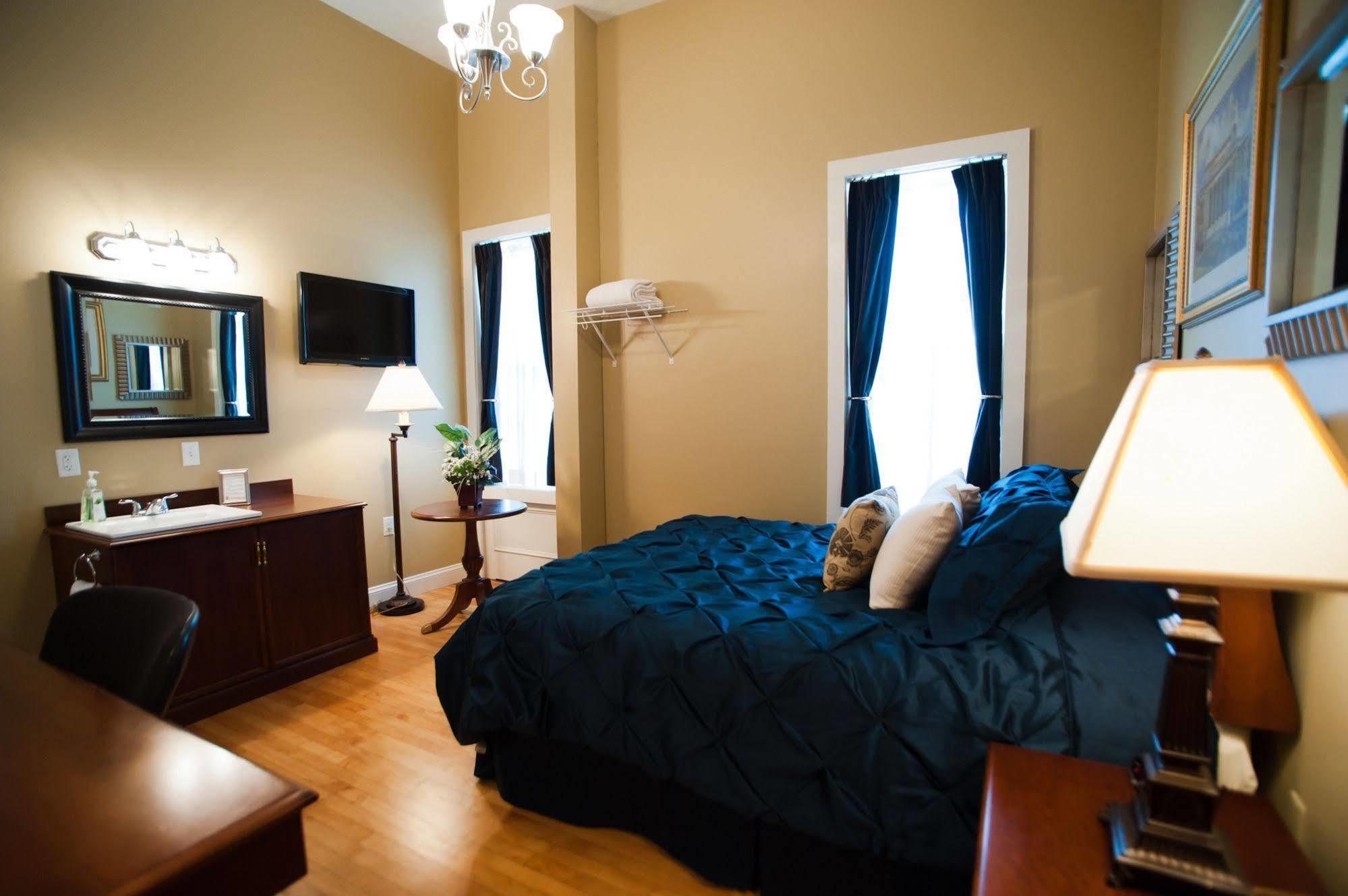 Beacon Hotel Осуего Екстериор снимка